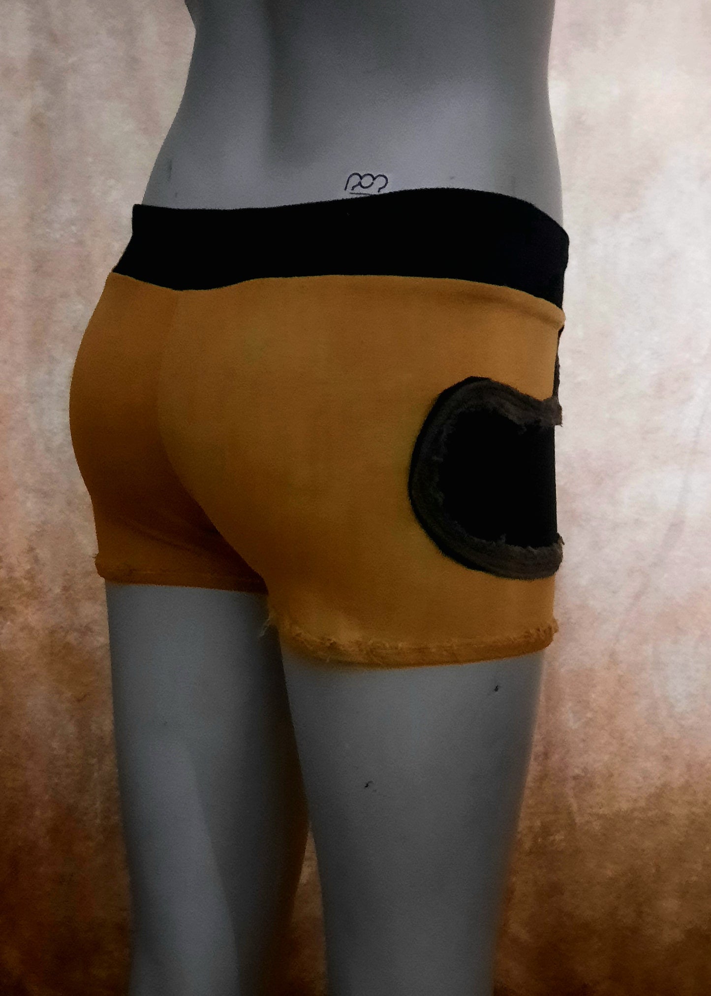 Hotpants Sonnengelb mit Taschen - Größe S