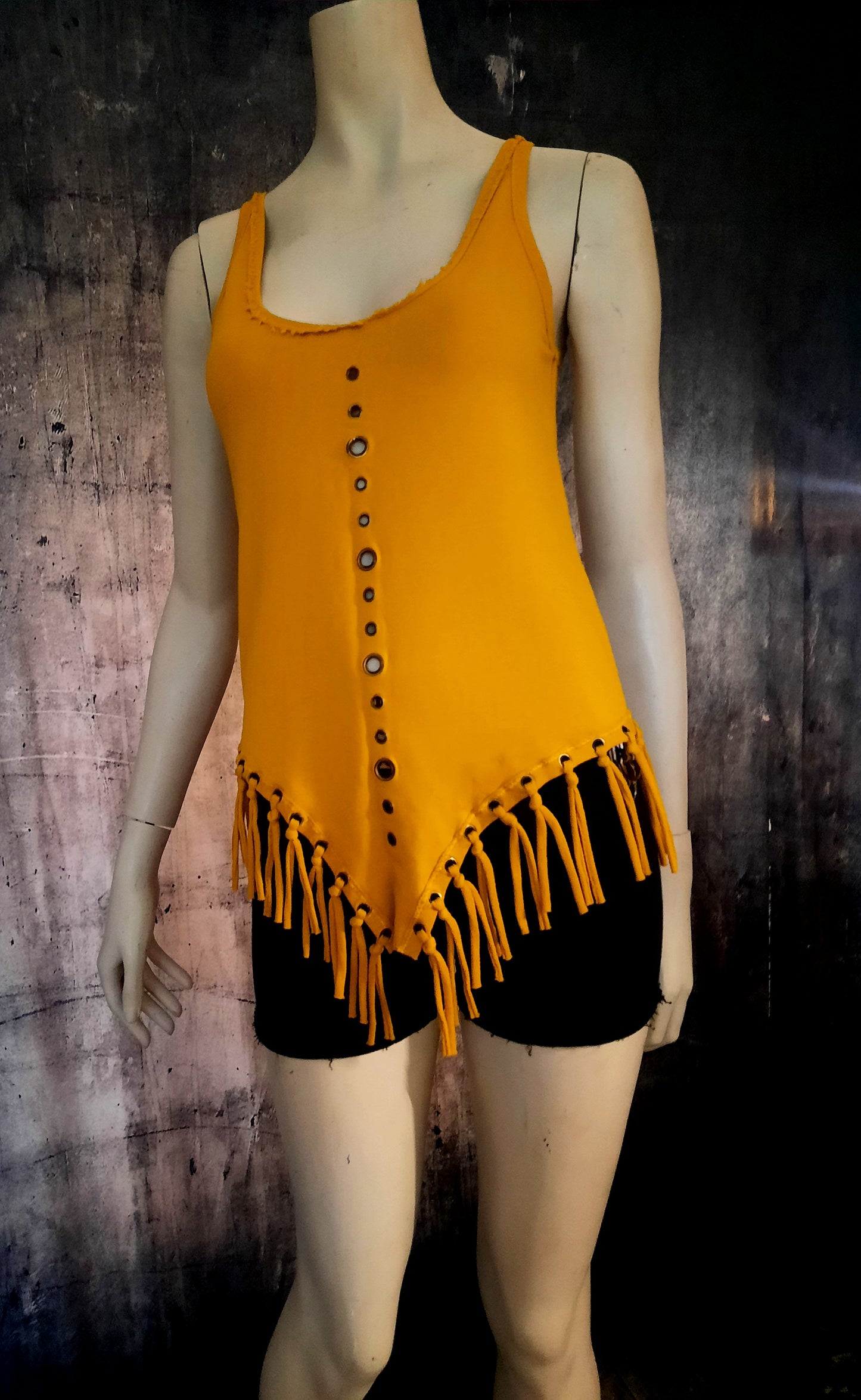 Kleid Curry mit Nieten und Fransen - Größe S