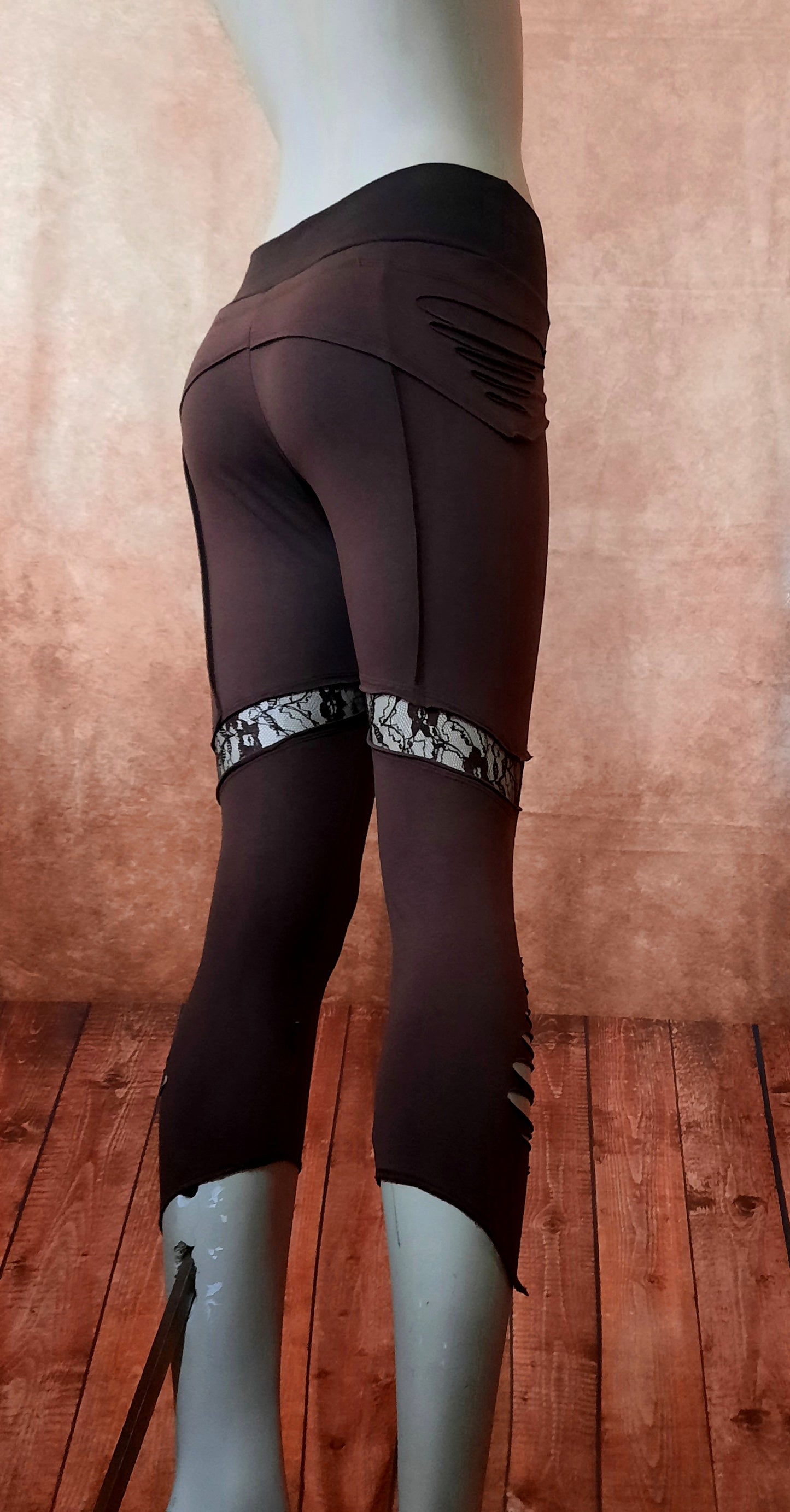 3/4 Cut Out Leggings mit Spitze - Größe S