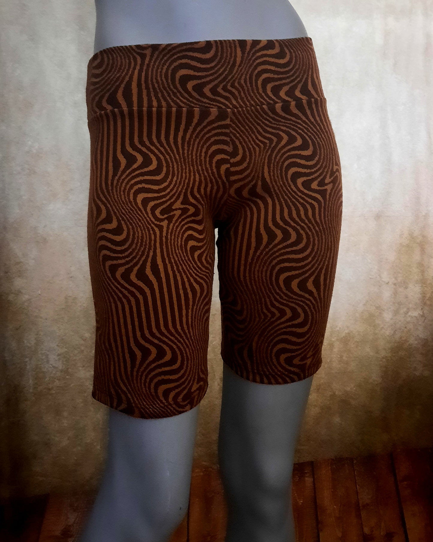 Hotpants / Radlerhose mit psychedelic Muster - Größe M